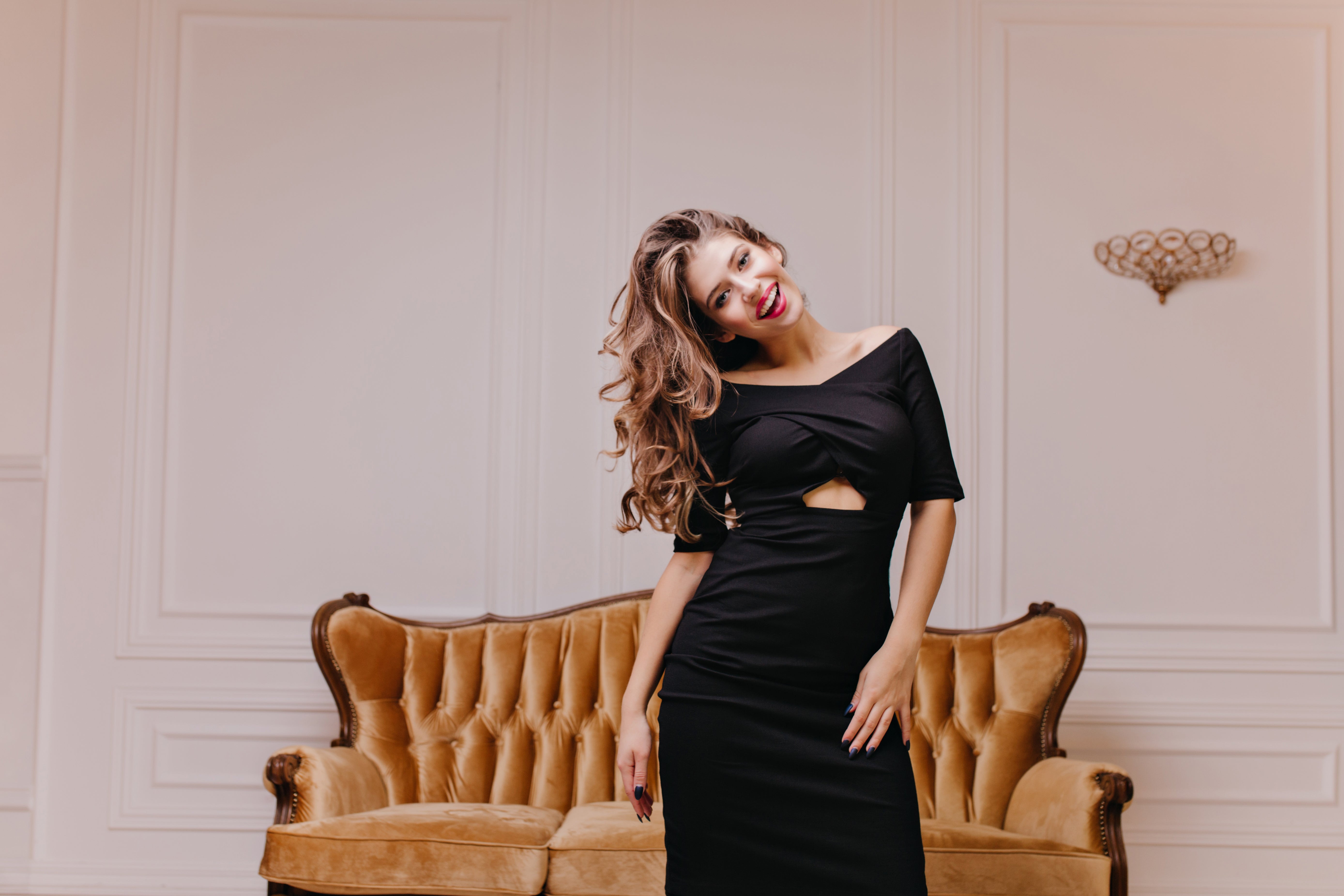 Cum asortezi o rochie elegantă by Buticul Evei cu accesoriile potrivite – Ghid de stil - Buticul Evei