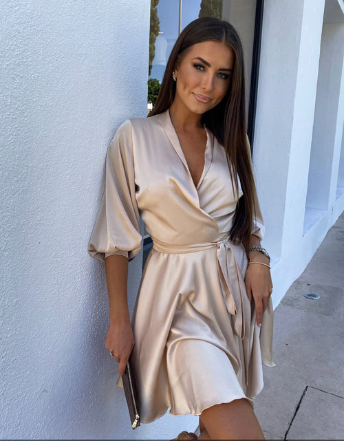 Rochie din satin fin, eleganta, pentru petreceri sau evenimente elegante, domnisoare de onoare.