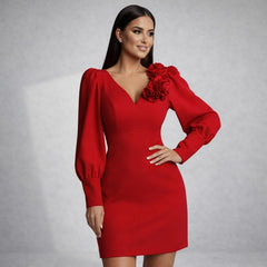 Rochie Lily roșie elegantă, cu croi cambrat, decolteu în V, mâneci lungi bufante și aplicație florală pe umăr