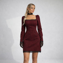 Rochie Roma elegantă de damă, culoare bordo, cu detalii din dantelă, croi cambrat și mâneci lungi