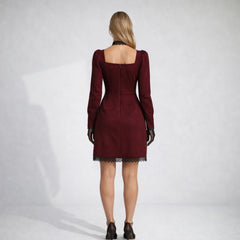 Rochie Roma elegantă de damă, culoare vișinie, vedere din spate, cu croi cambrat, mâneci lungi și detalii din dantelă