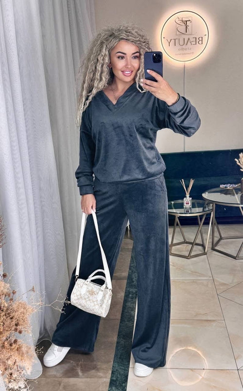 Trening Zali albastru inchis pentru femei, set doua piese din catifea moale, bluza cu decolteu in V si pantaloni largi, tinuta casual confortabila